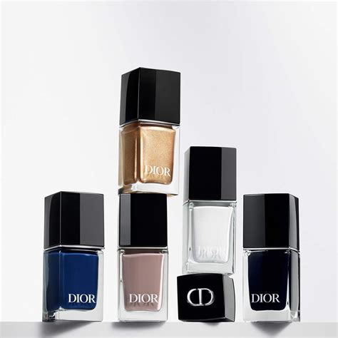 Dior Vernis Nagellack mit Gel.